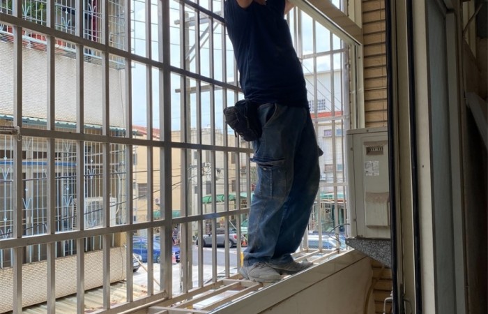 6、天花板、輕隔間、木工工程。 (3)